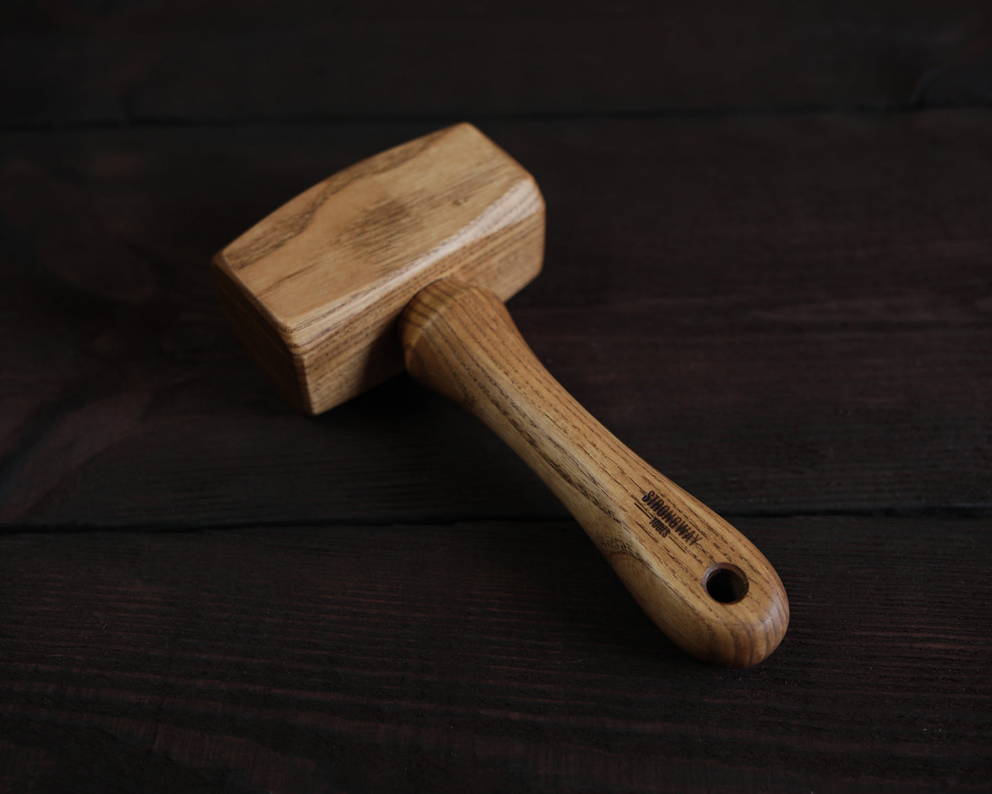 Kleiner klüpfel für die Holzbearbeitung