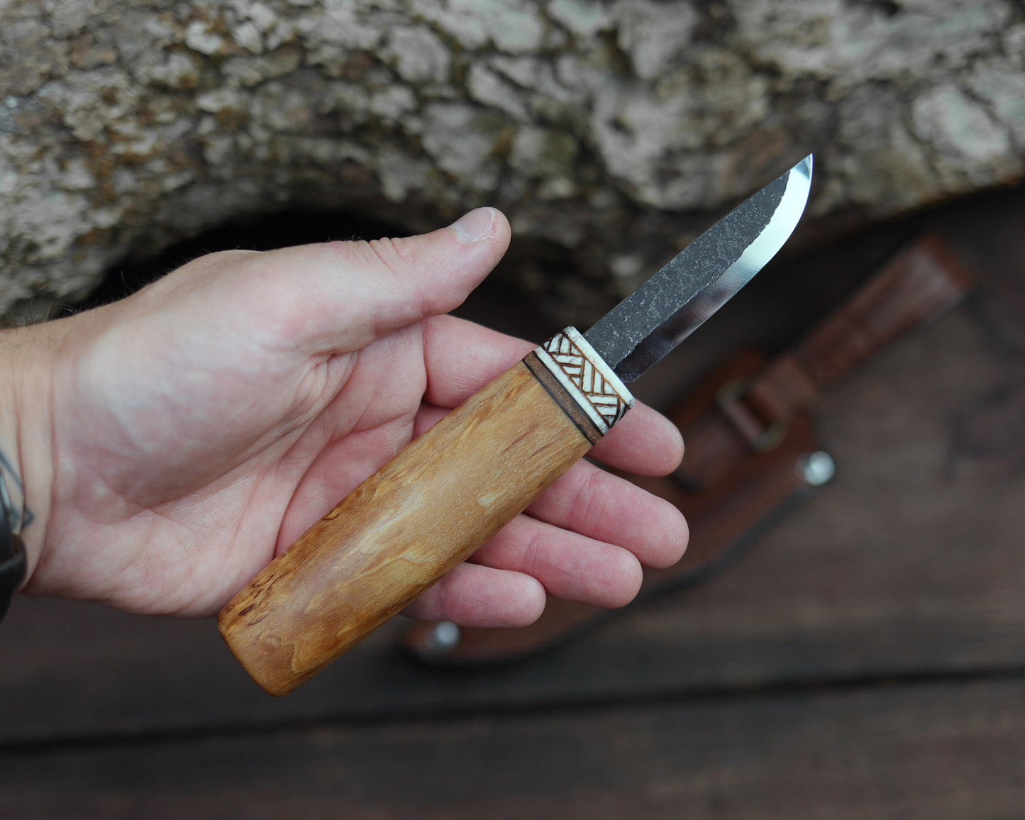 Kleines Allzweckmesser, Heft aus Karelischer Maserbirke